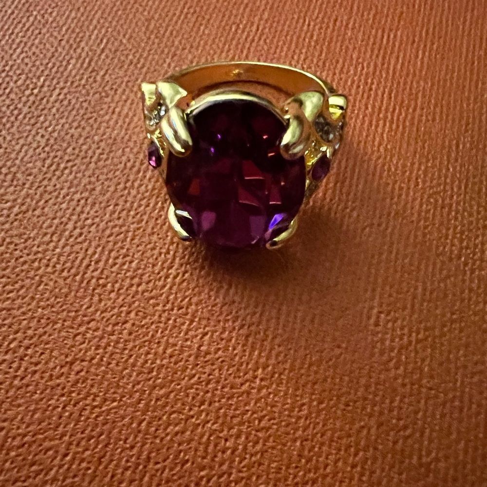 ♥️ NEW ruby red crystal cocktail ring ♥️ - Picture 5 of 6